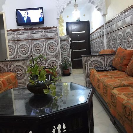 Appartement Familial Pres D Aeroport Tanger Esterno foto